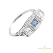 Pierścionek Art Déco z białego złota 18K z szafirem i diamentami