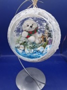 Bombka3d Z  ręcznie wykonanym Maltańczykiem w szaliku z pomponami  16cm