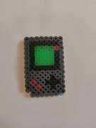 Konsola Gameboy z koralików do prasowania