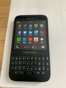 Telefon komórkowy BlackBerry Q5