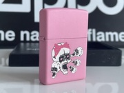 Zapalniczka Zippo PMS, czaszki, Pink Matte, NOWA