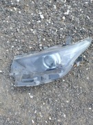 Lampa lewa przód toyota Auris II lift 