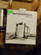 DOZOWNIK CIASTA ZE STALI NIERDZEWNEJ 900 ML DO CIAST NALEŚNIKOWYCH I GOFRÓW