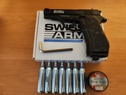 P84 Airsoft Replika Swiss Arms Airgun + dodatki