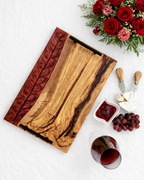 Deska do serwowania w odcieniu burgundu, rękodzieło