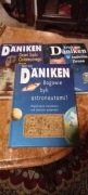 W imieniu zeusa daniken i gratisy