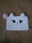 Kosmetyczka miekka kot biała z pomponem i uszami Kayet 23x14 cm