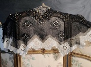 Piękna ręcznie robiona chusta. Rozmiar L koronkowa