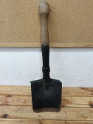 Mała wojskowa łopata szpadel typu saperka 