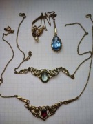 Przepiękne stare kolie