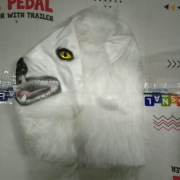 Maska wilkołaka na Halloween ze świecącymi oczami