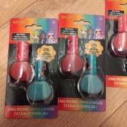 RAINBOW HIGH ZESTAW 2 KOLOROWYCH LAKIERÓW DO MALOWANIA PAZNOKCI