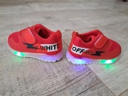 Buty sportowe dziecięce, materiałowe, świecące LED, czerwone - rozm 25