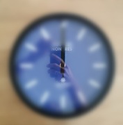 Zegar ścienny niebieski nowy z logo