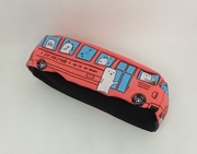 Wielofunkcyjny piórnik z zamkiem błyskawicznym. 