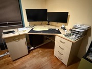 Duże biurko narożne z szufladami i szafką