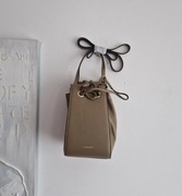 Uterque by Bobbi Brown skórzana torebka torebeczka worek skóra