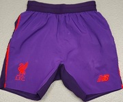 S) LIVERPOOL F.C New Balance oryginalne spodenki klubowe Roz.134/140cm