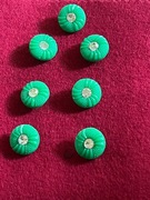 GUZIKI ozdobne,plastik,stopka,średnica 20mm,sztuk 7-stan idealny