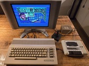 Komputer Commodore C64 + joystick + magnetofon  GWARANCJA!