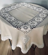 BEŻOWY OBRUS -WSTAWKA I KORONKA  SZYDEŁKOWA