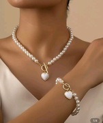 Naszyjnik i bransoletka z pereł w kształcie serca