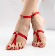 Seksowna Czerwona Uprząż na Stopy z Łańcuszkiem – Foot Harness Chain