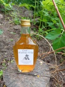 Ocet z owocow dzikiej rozy naturalny zywy dlugodojrzewajacy