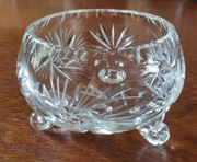 KRYSZTAŁOWA MISECZKA NA NÓŻKACH