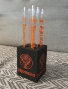 JAGERMEISTER FIOLKI JAK KIELISZKI DO LIKIERU 4 SZTUKI + NALEWAK BACARDI