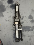 BMW X5 E53 Lewarek Podnośnik SAMOCHODOWY 6754372