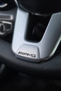 ZNACZEK EMBLEMAT AMG NA KIEROWNCĘ MERCEDES W177 W205 W213 C118 C253 