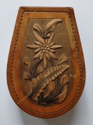 Polska góralska kasetka drewniana z szarotkami, lata 50-te XX w.