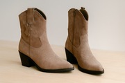 Beżowe botki z naturalnej skóry – kowbojki, nowe