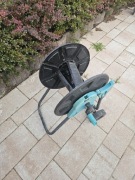 Wózek do zwijania węża