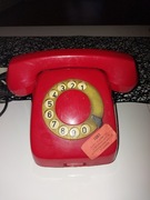 Stary telefon Prl z tarczą czerwony piękny zadbany 