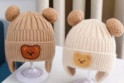Ciepła zimowa czapeczka Miś