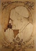 Obraz w drewnie Jan Paweł || , ładny może zagraniczny 