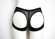 Majtki Figi damskie powiększające i modelujące pośladki Czarne r. S