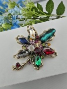 Broszka elegancka damska cyrkonie