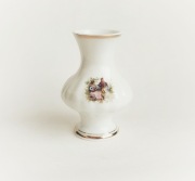 Stary Porcelanowy Wazonik Chodzież 