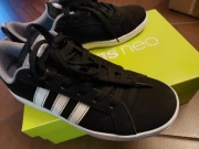 Buty Adidas młodzieżowe r. 36