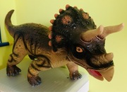 Duża figurka dinozaura triceratopsa