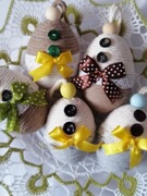 Zestaw 6 sztuk jajek wielkanocnych wykonane z sznurka makramowego. 