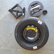 Koło zapasowe zestaw lewarek klucz fiesta mk8