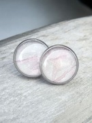 Kolczyki sztyfty z żywicy delikatna elegancja w pastelowym różu