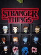 Półka na 12 figurek Stranger Things