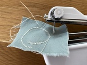 ręczna mini maszyna do szycia NOWA - przenośna i poręczna