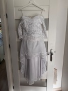 Suknia ślubna z gorsetem i koronkowym bolerkiem - rozm. M