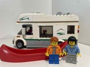 LEGO City 60057 Przyczepa kempingowa z kajakiem, Kamper